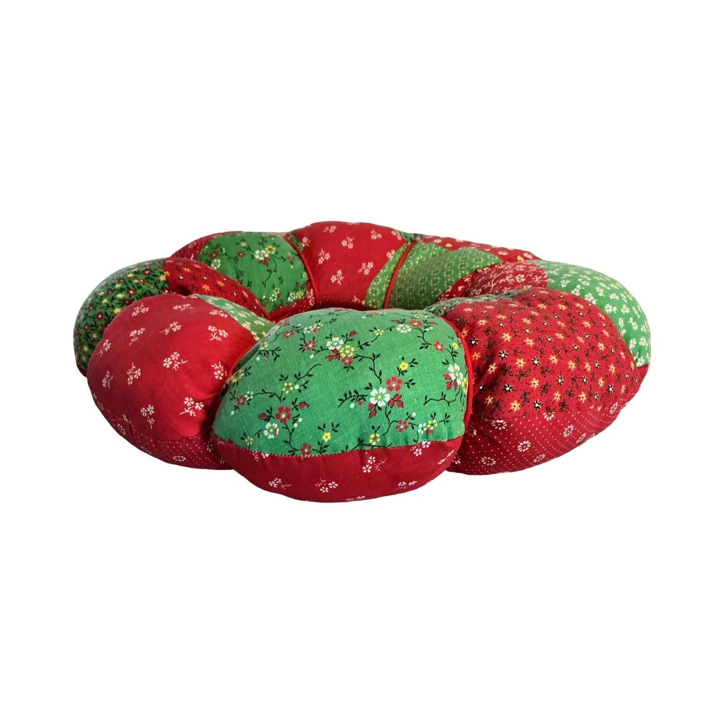 Vintage Quilted Patchwork Puff Wreath Red Green Floral Calico Christmas 15"
